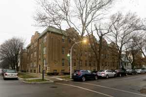 featured image of 2102 W Ainslie St #2E