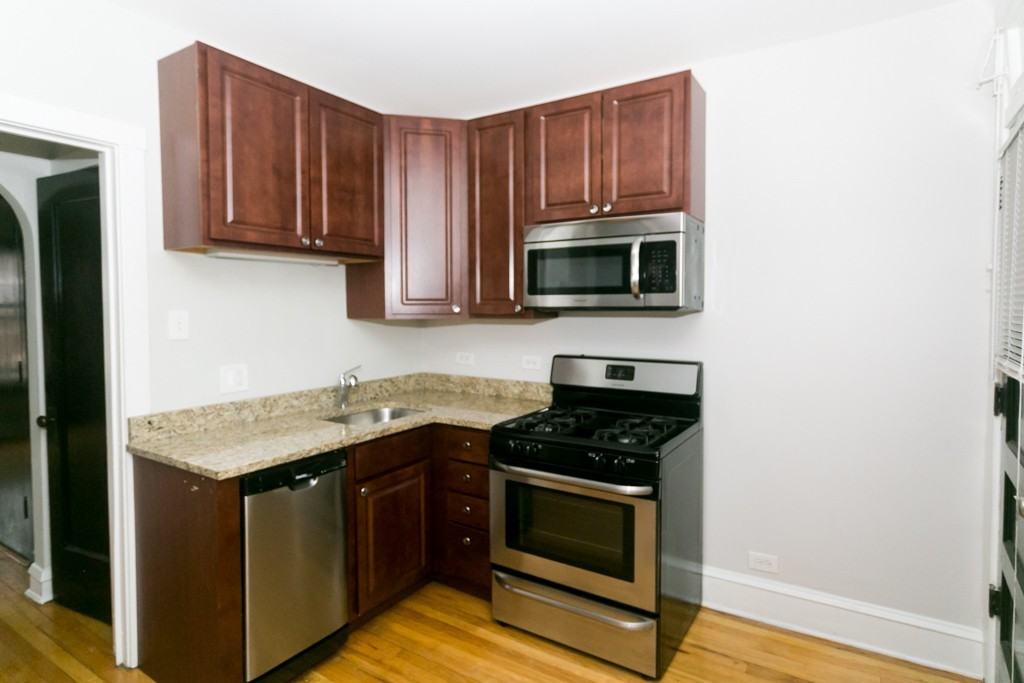 2102 W Ainslie St #2E - Photo 2 of 16