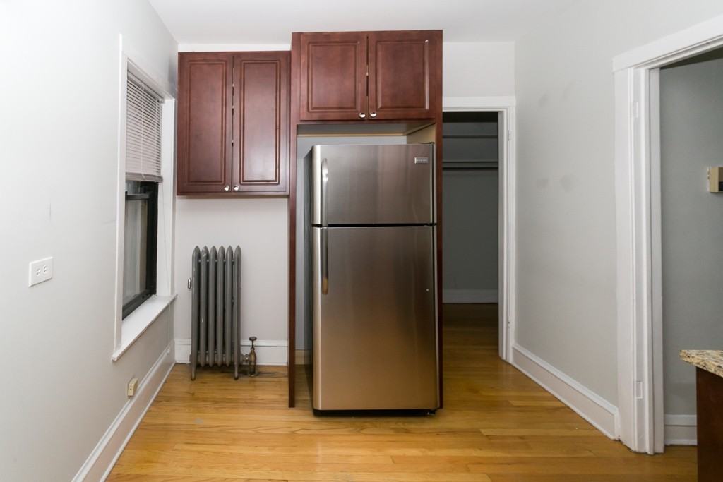 2102 W Ainslie St #2E - Photo 3 of 16