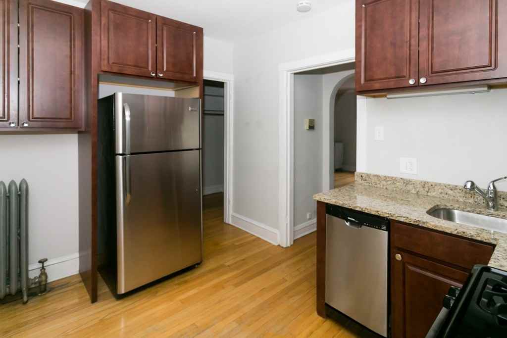 2102 W Ainslie St #2E - Photo 4 of 16