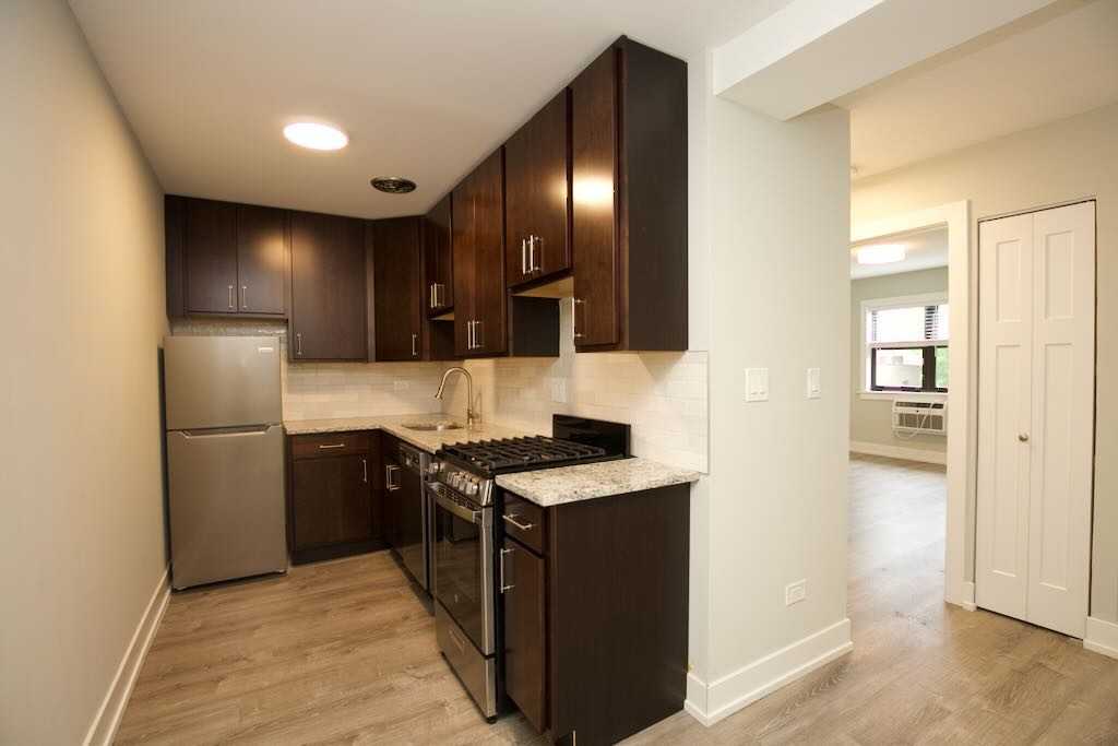 445 W Barry Ave #514 - Photo 2 of 21