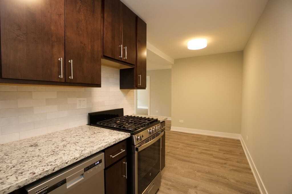 445 W Barry Ave #514 - Photo 5 of 21