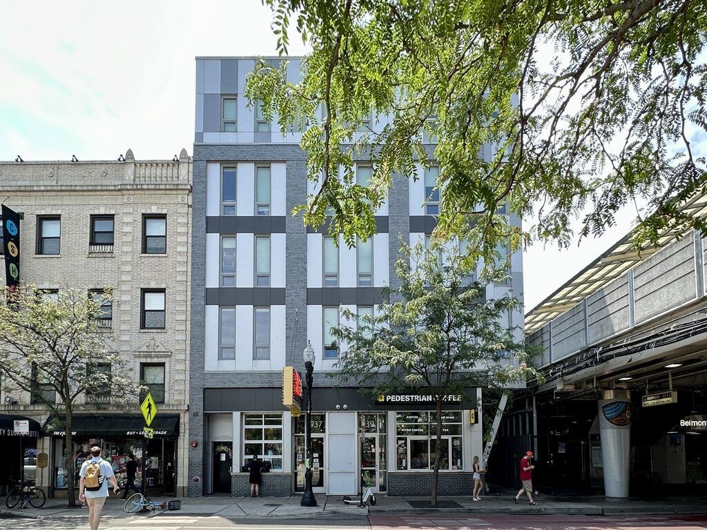 941 W Belmont Ave #603