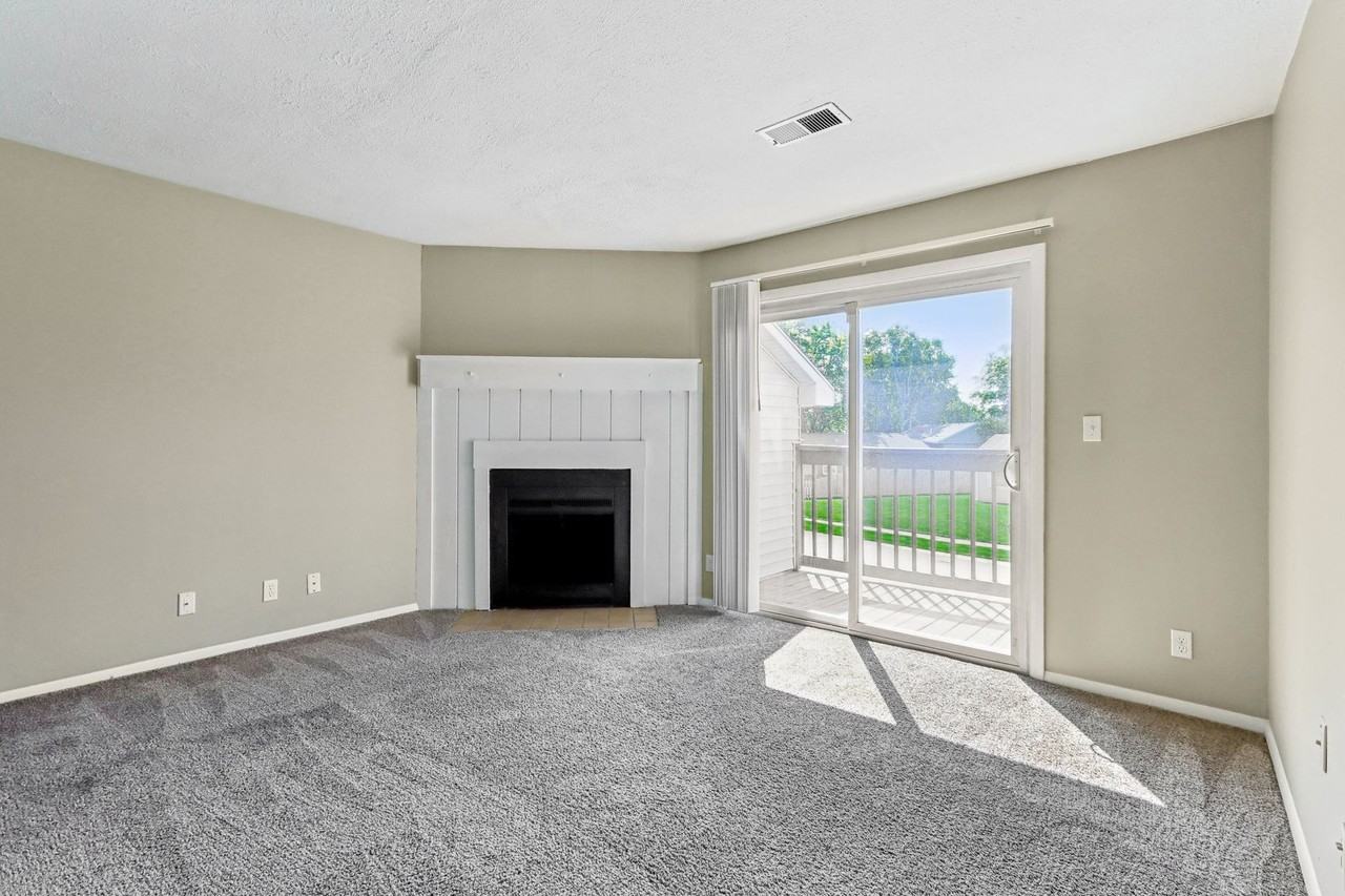 3030 MATTHEW DRIVE - Photo 7 of 45