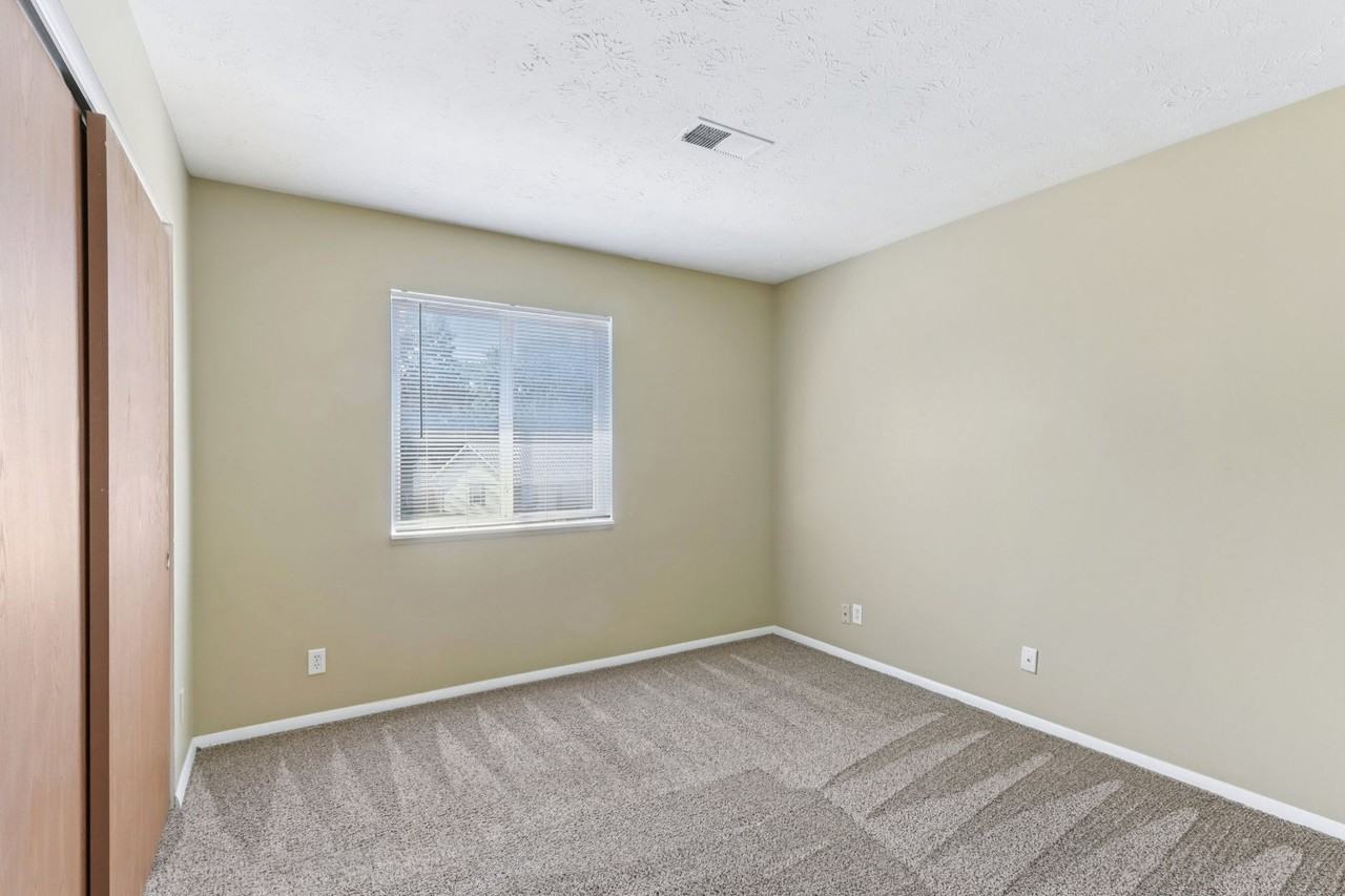3030 MATTHEW DRIVE - Photo 6 of 41