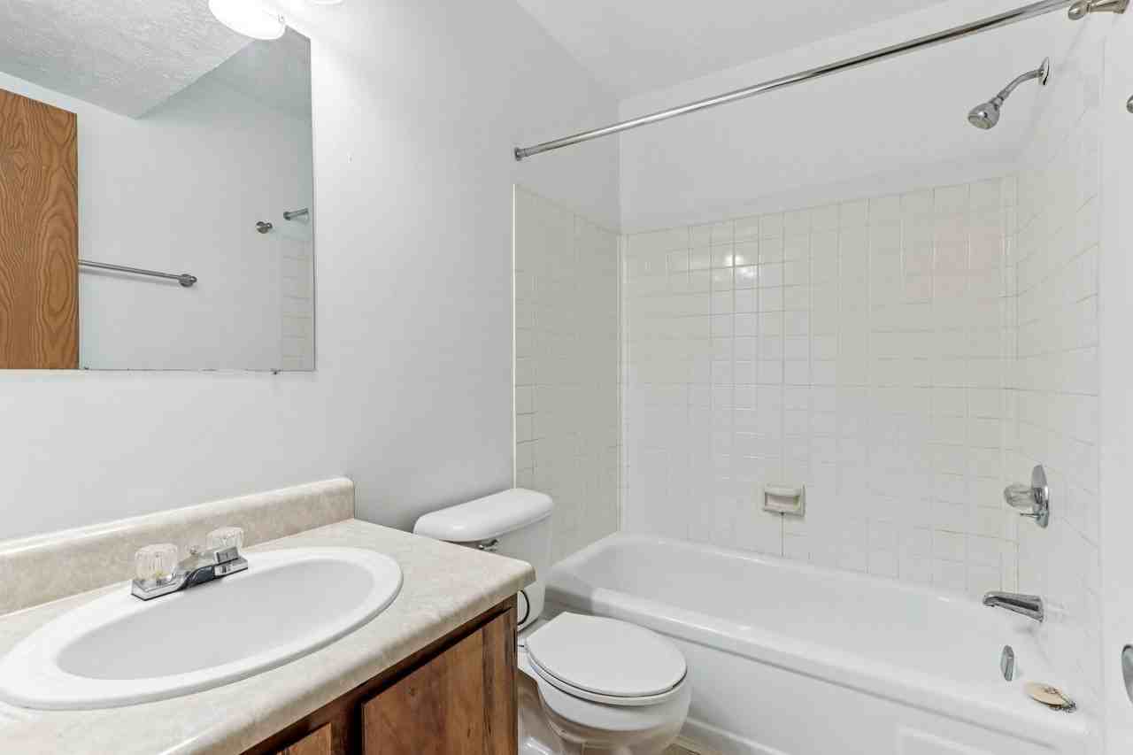3030 MATTHEW DRIVE - Photo 4 of 41
