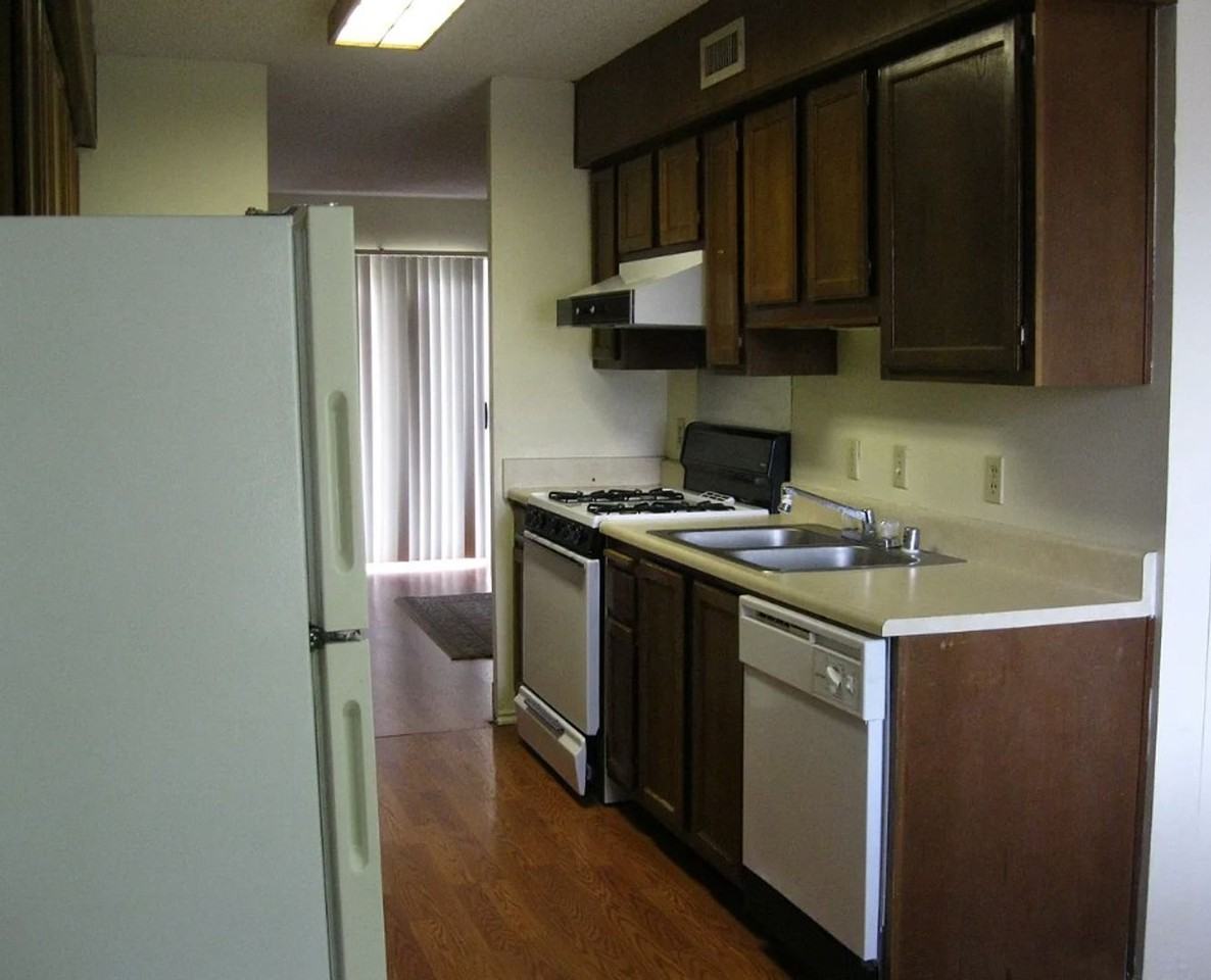 Morris 1227 Pinecone Dr - Photo 4 of 10