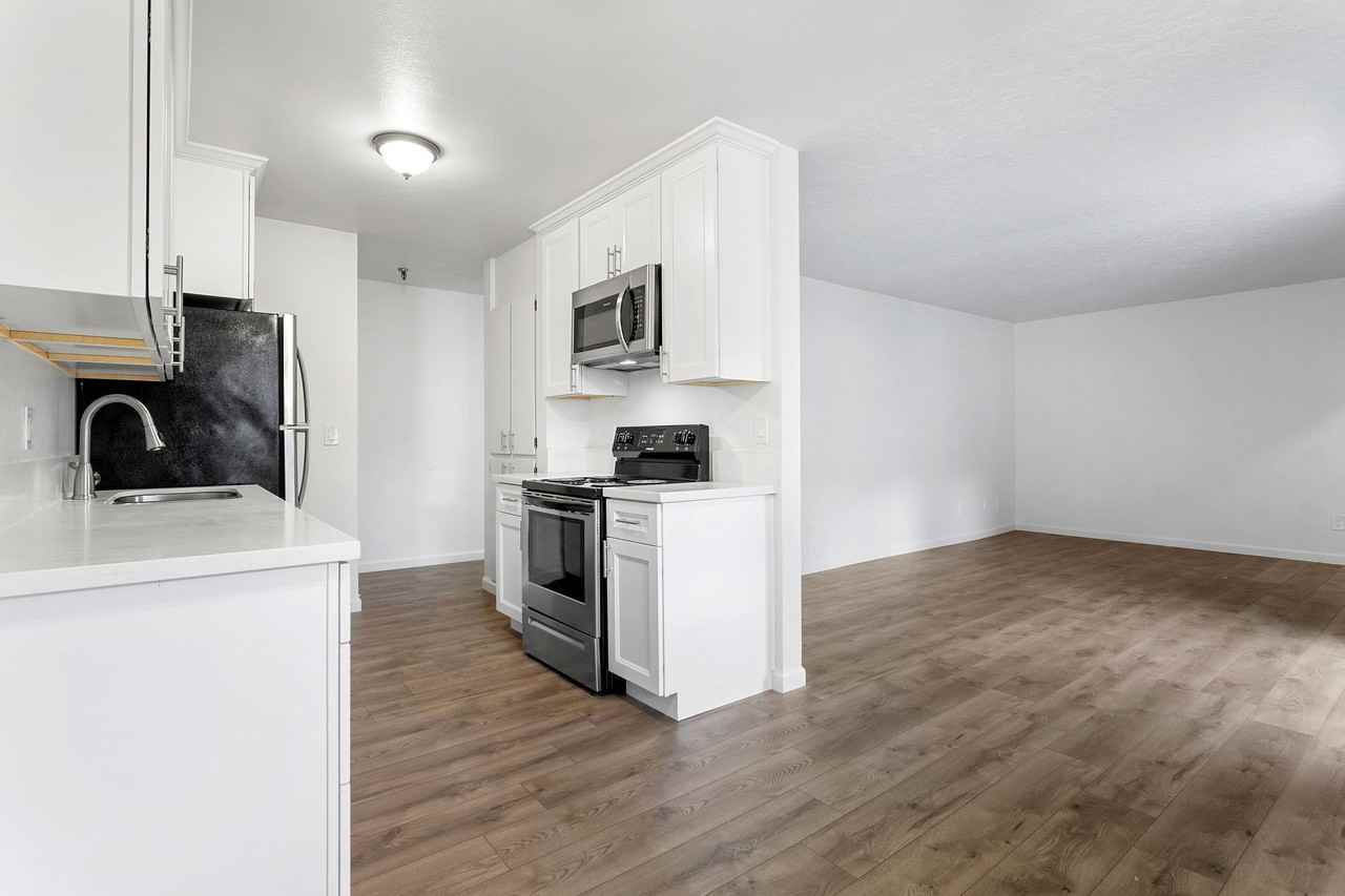 Sheri-Hill Apartments - Photo 7 of 18