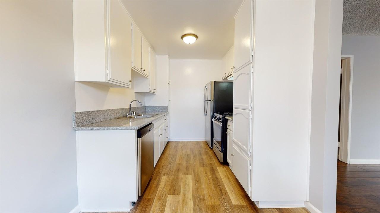 235 South Rampart Boulevard - Photo 5 of 33