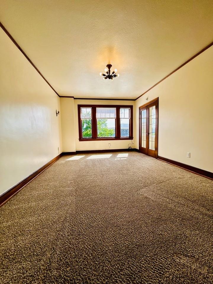 Burke Hill Apartments - Photo 5 of 48
