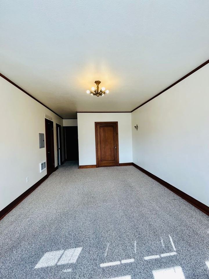 Burke Hill Apartments - Photo 6 of 48