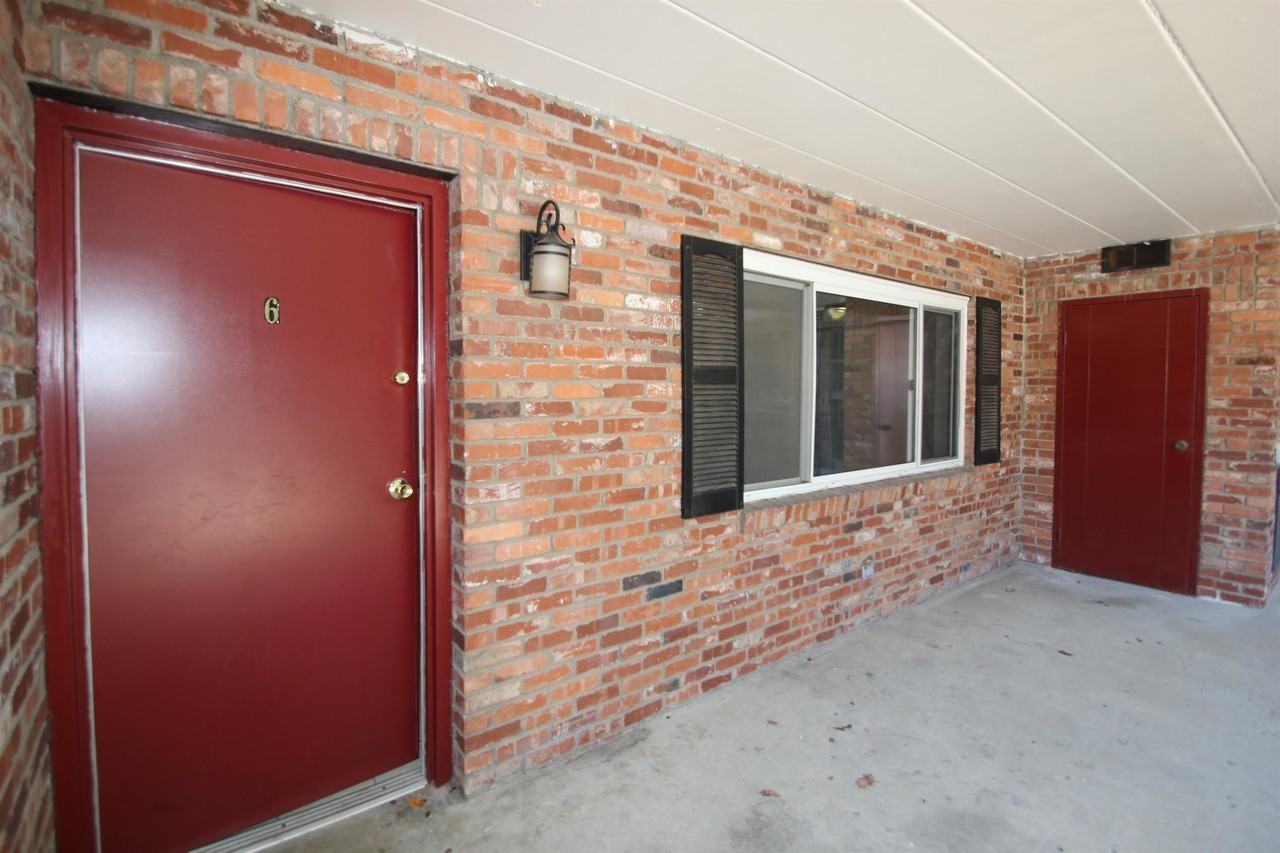 BRADFORD APARTMENTS -- 094 - Photo 7 of 7