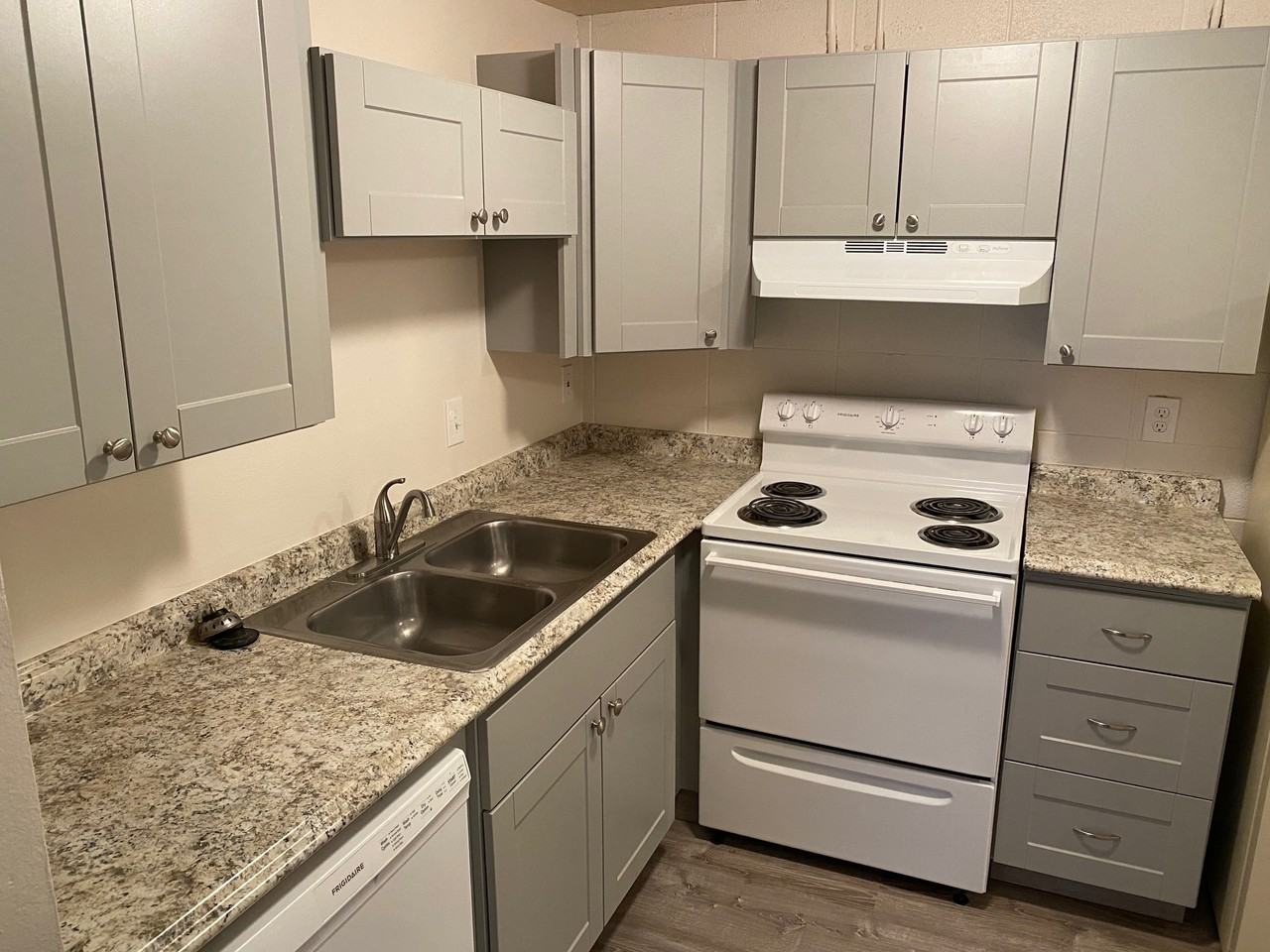 654 1/2 E 800 N - Photo 6 of 10