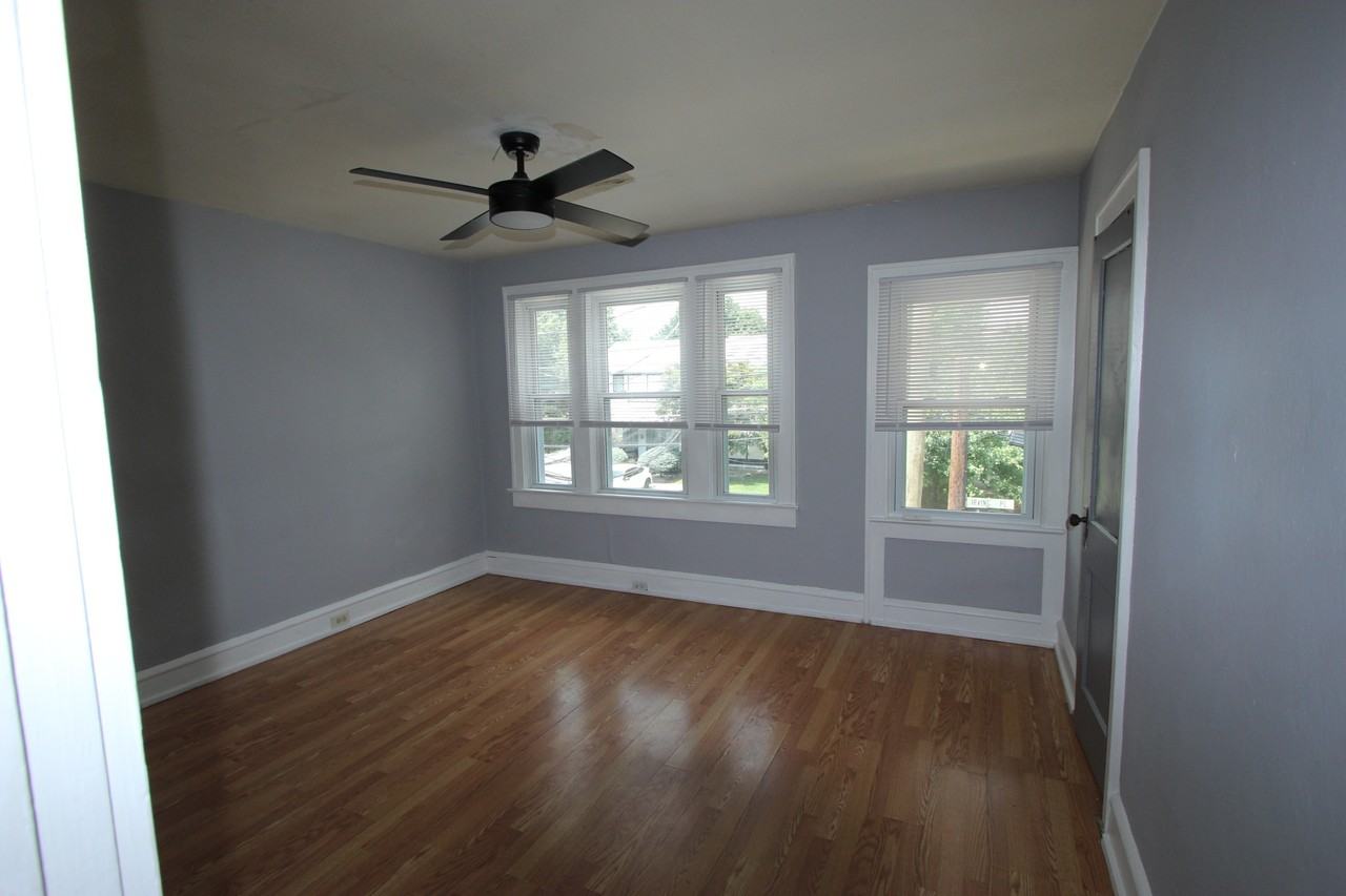 Irving - Photo 3 of 14