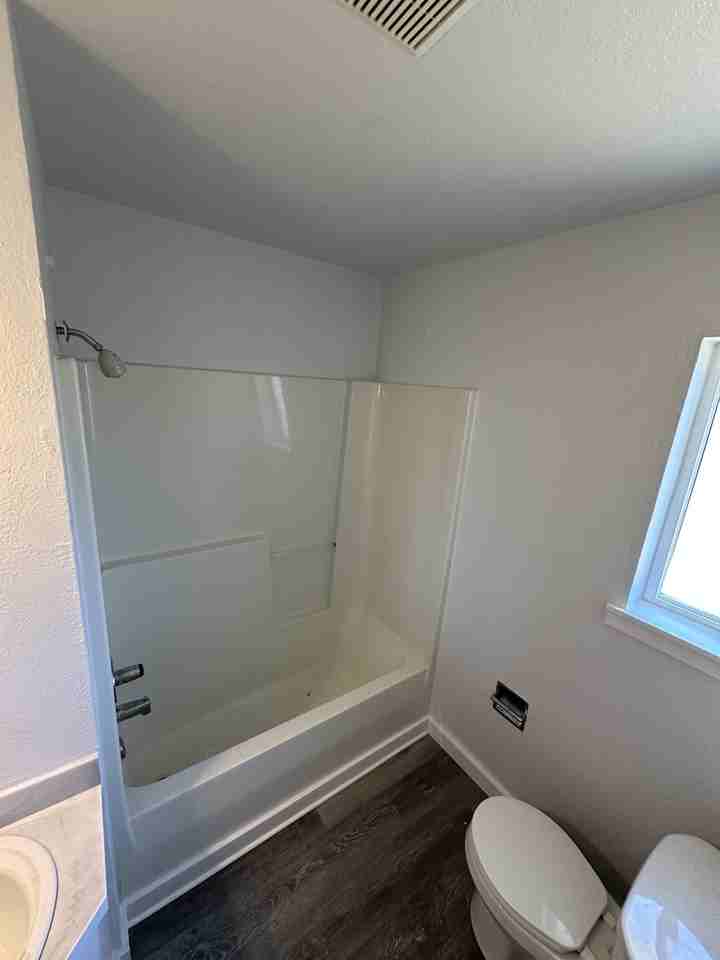 637 Southwest 9th Street - Photo 3 of 24