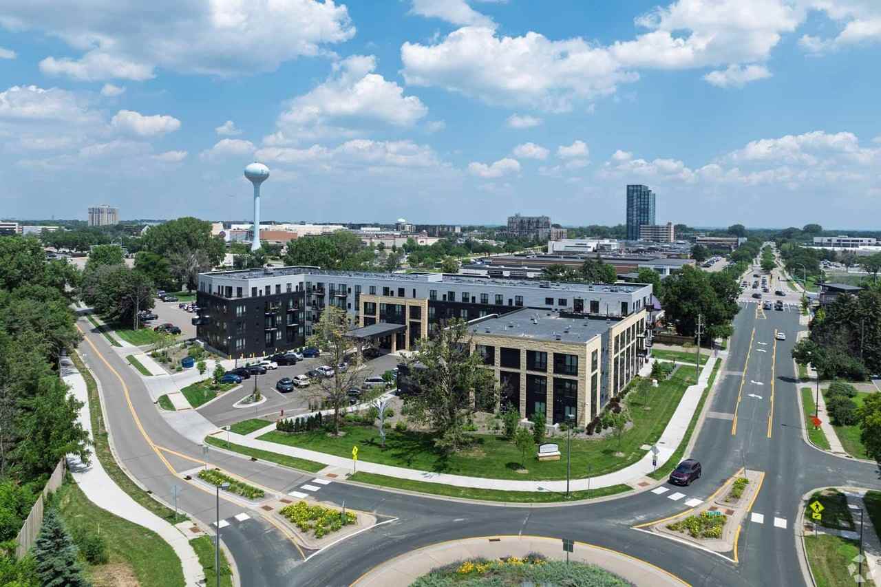 Forty Forty Flats - Photo 3 of 50