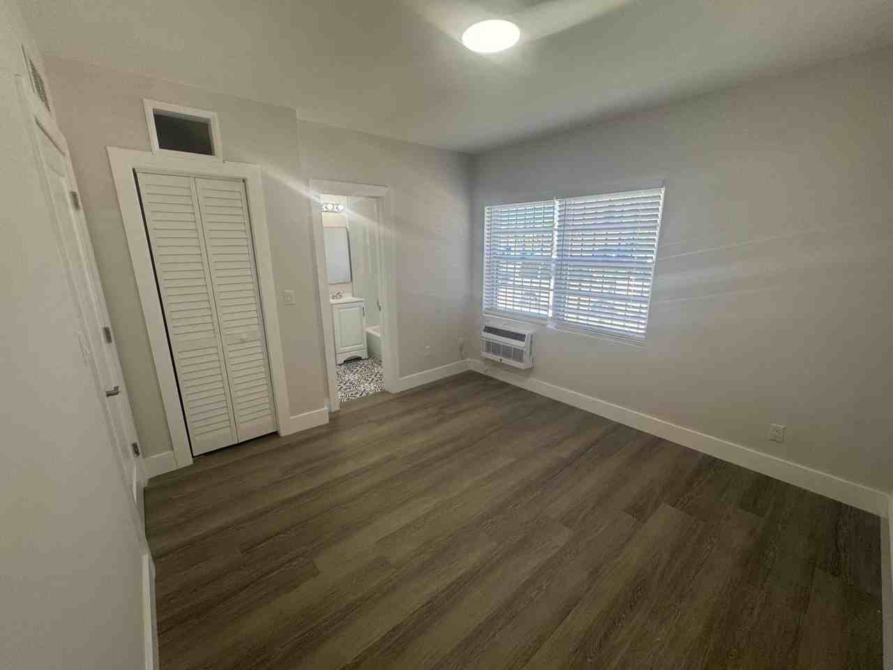 140-142 SW 21 Ave - FALCAP 3, LLC - Photo 3 of 9
