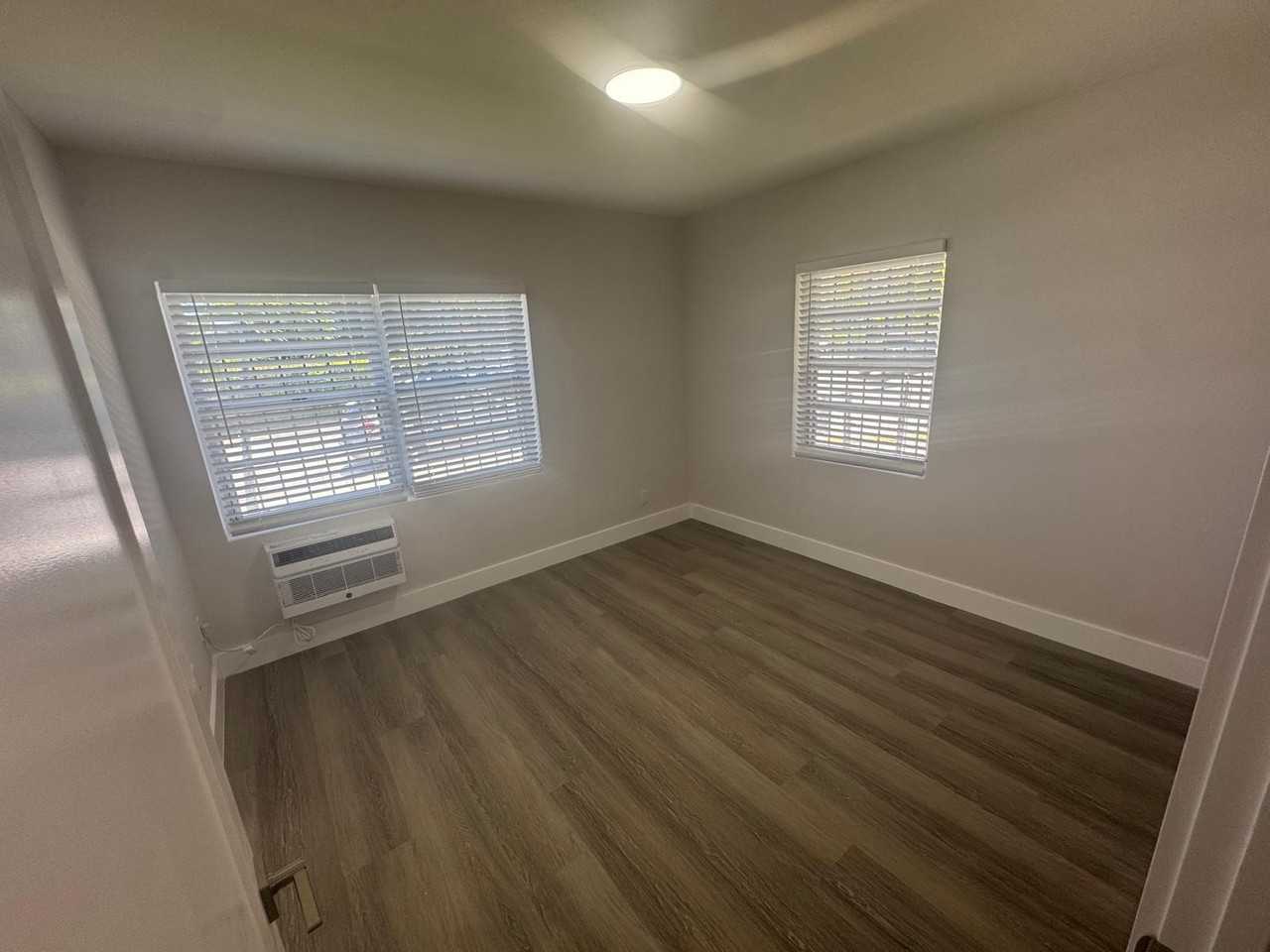 140-142 SW 21 Ave - FALCAP 3, LLC - Photo 4 of 9