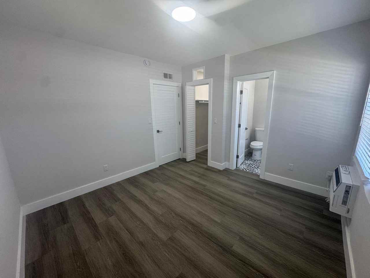 140-142 SW 21 Ave - FALCAP 3, LLC - Photo 7 of 9