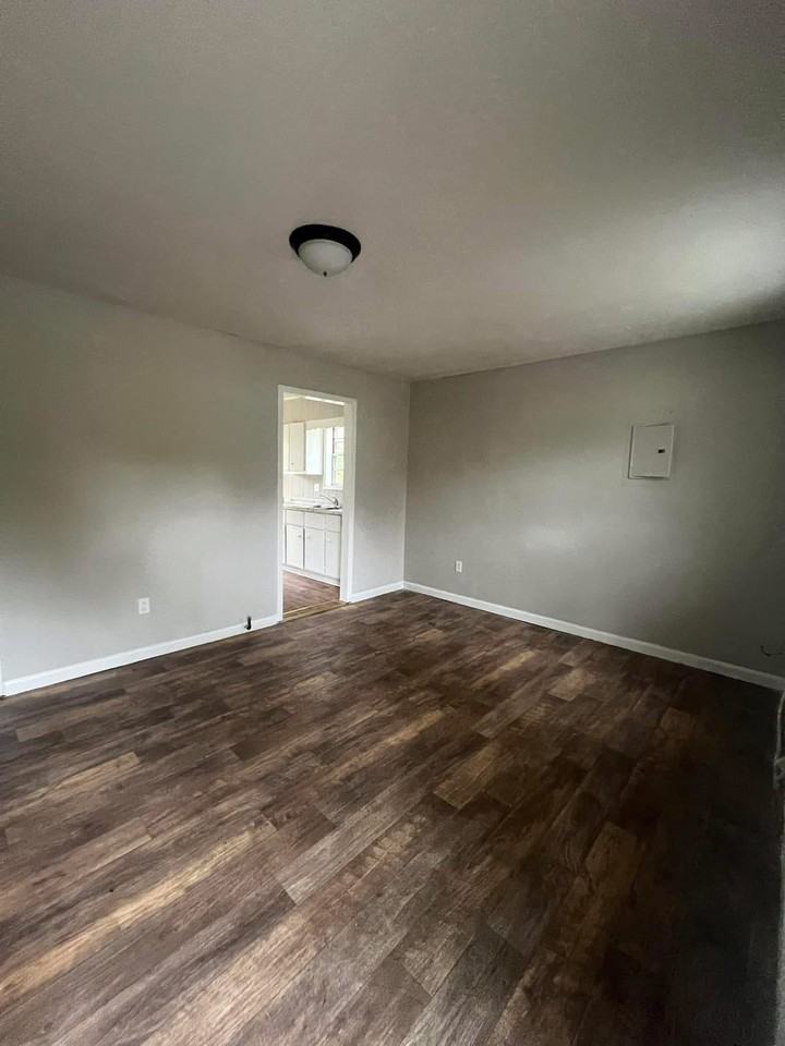 939 Scott Street - Photo 4 of 17