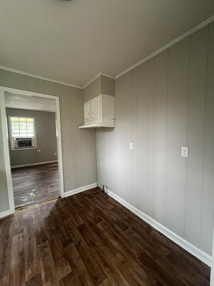 939 Scott Street - Photo 5 of 17