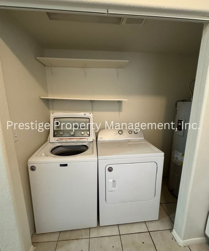 2727 N Dodge Blvd - Photo 4 of 22