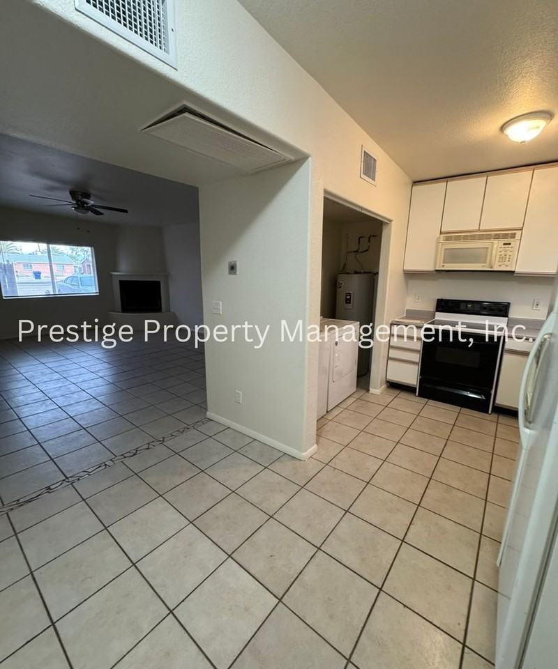 2727 N Dodge Blvd - Photo 5 of 22