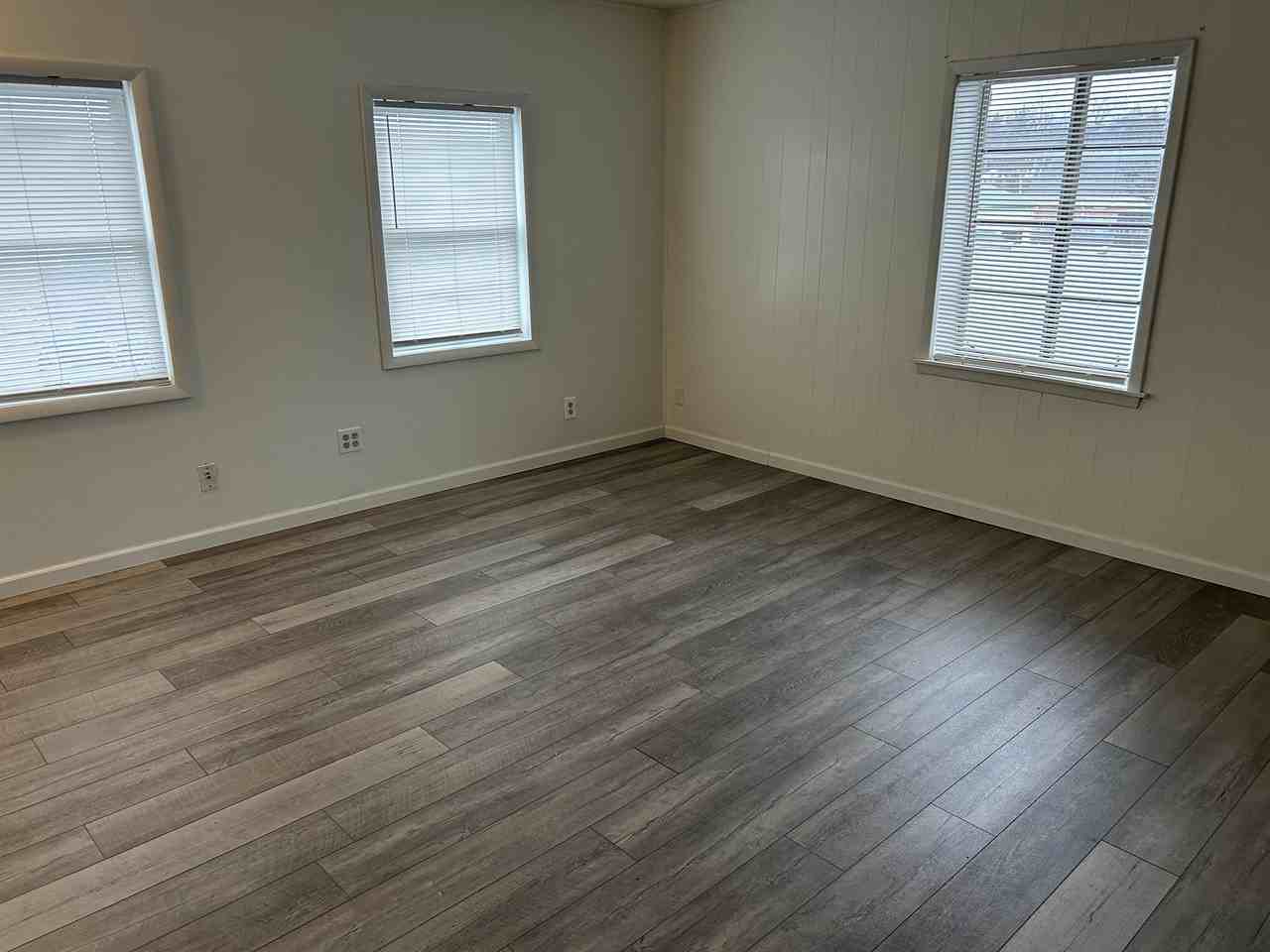 460 Main Street - Photo 5 of 7