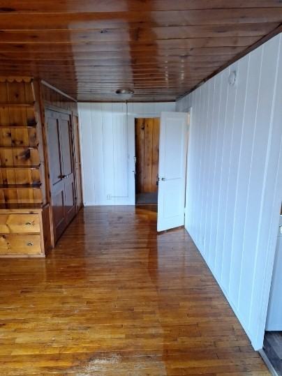 702 Center Avenue - Photo 2 of 10