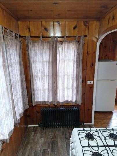 702 Center Avenue - Photo 5 of 10