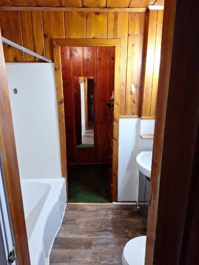 702 Center Avenue - Photo 7 of 10