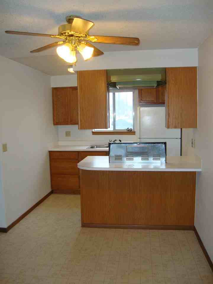 760 - Photo 3 of 6