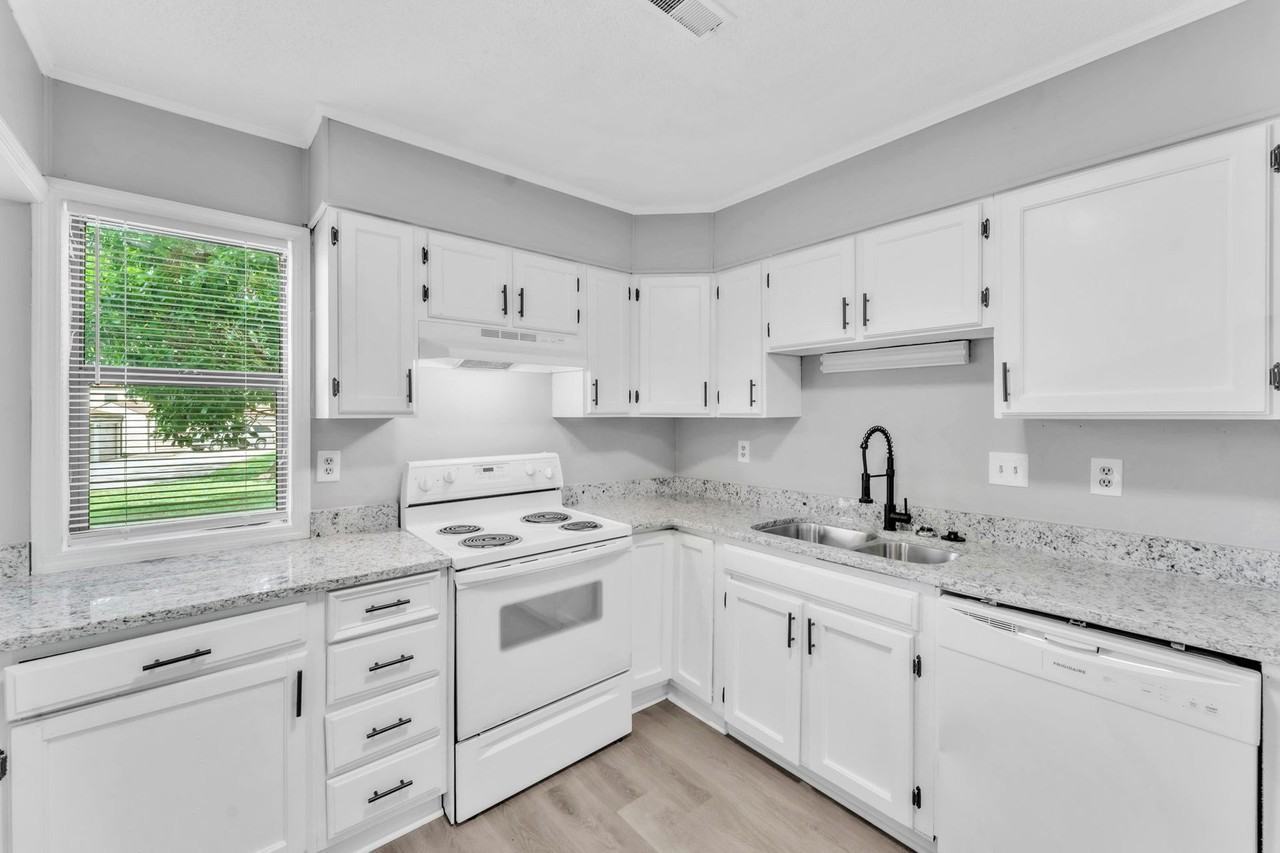 Liberty Square - Photo 2 of 50