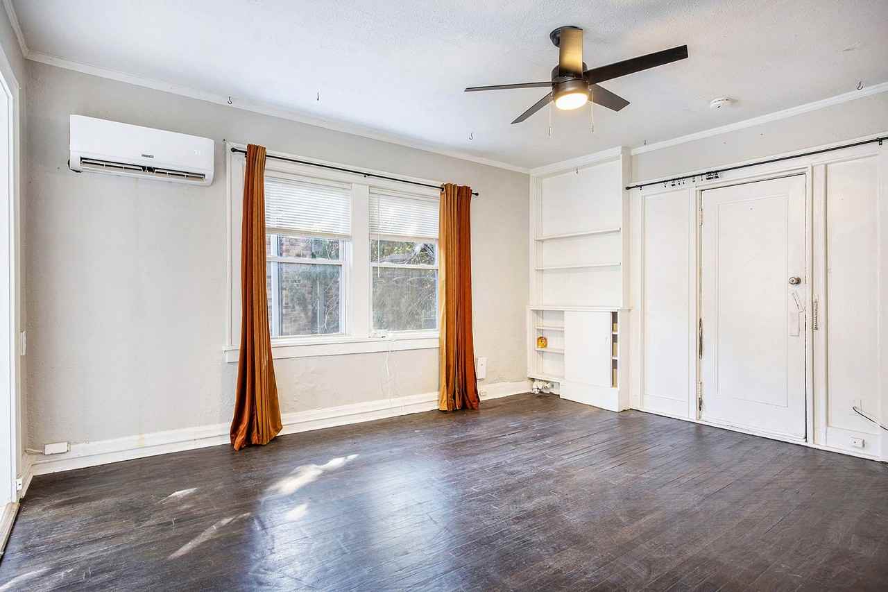 2733 Campbell St - Photo 5 of 13