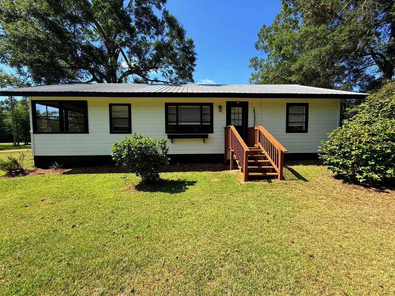 380 Duffy Rd - Photo 3 of 12