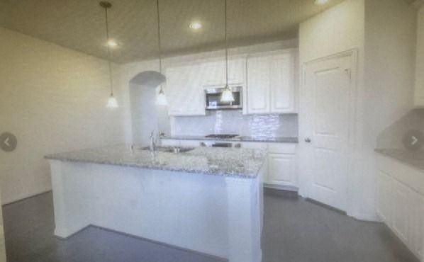 18122 Glenlyon Dr - Photo 3 of 15