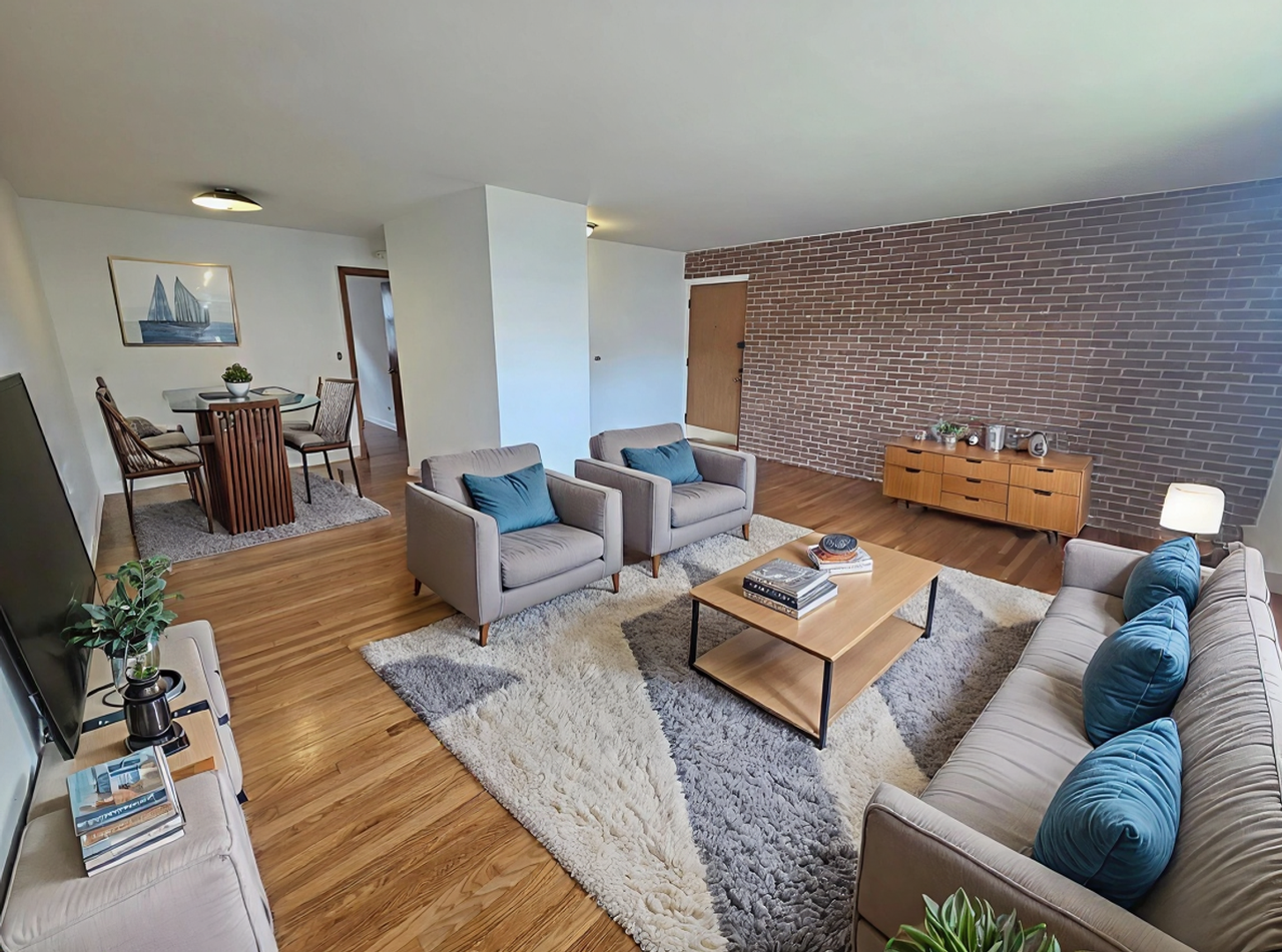 2725 Central St - Photo 2 of 12