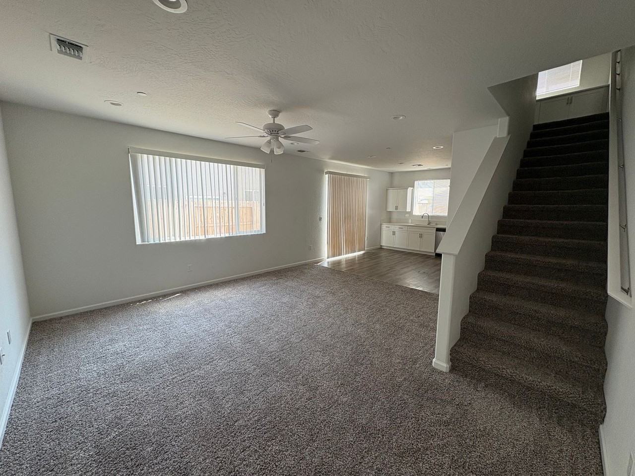 1005 W Sedona Ave - Photo 3 of 22