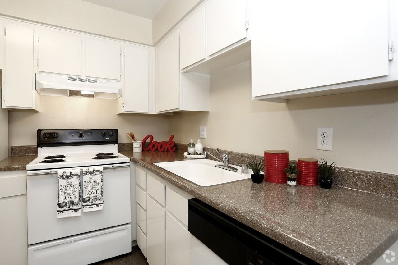 Villa Regia Apartments - Photo 3 of 6