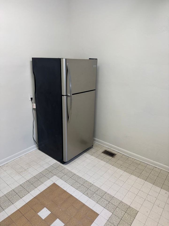 1615 Sharkey Street - Photo 4 of 12