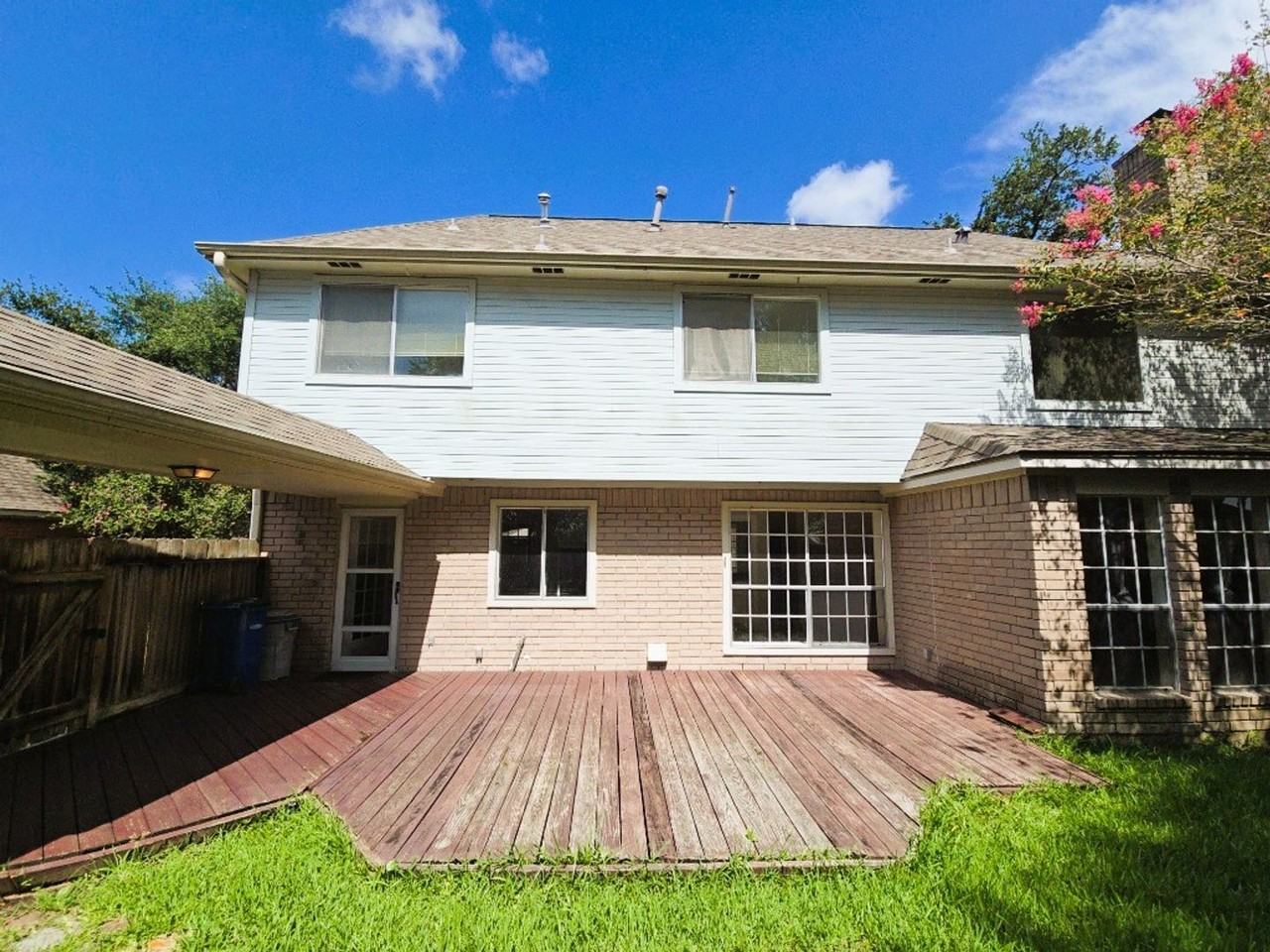 2502 Fairwind Dr - Photo 3 of 42