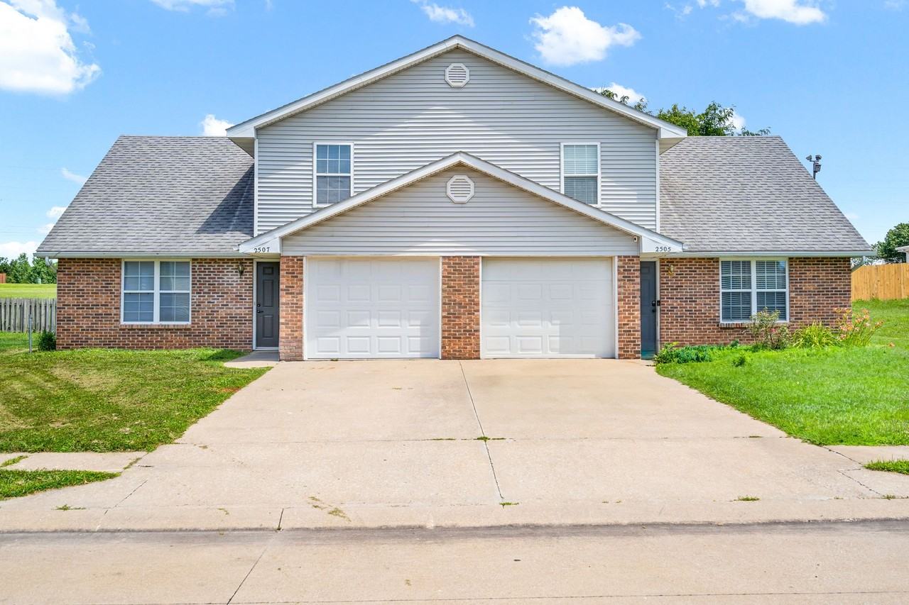 2507 Carnation Dr - Photo 2 of 50