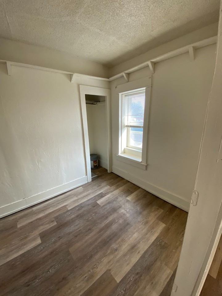 519/521 9th Street - Photo 5 of 7