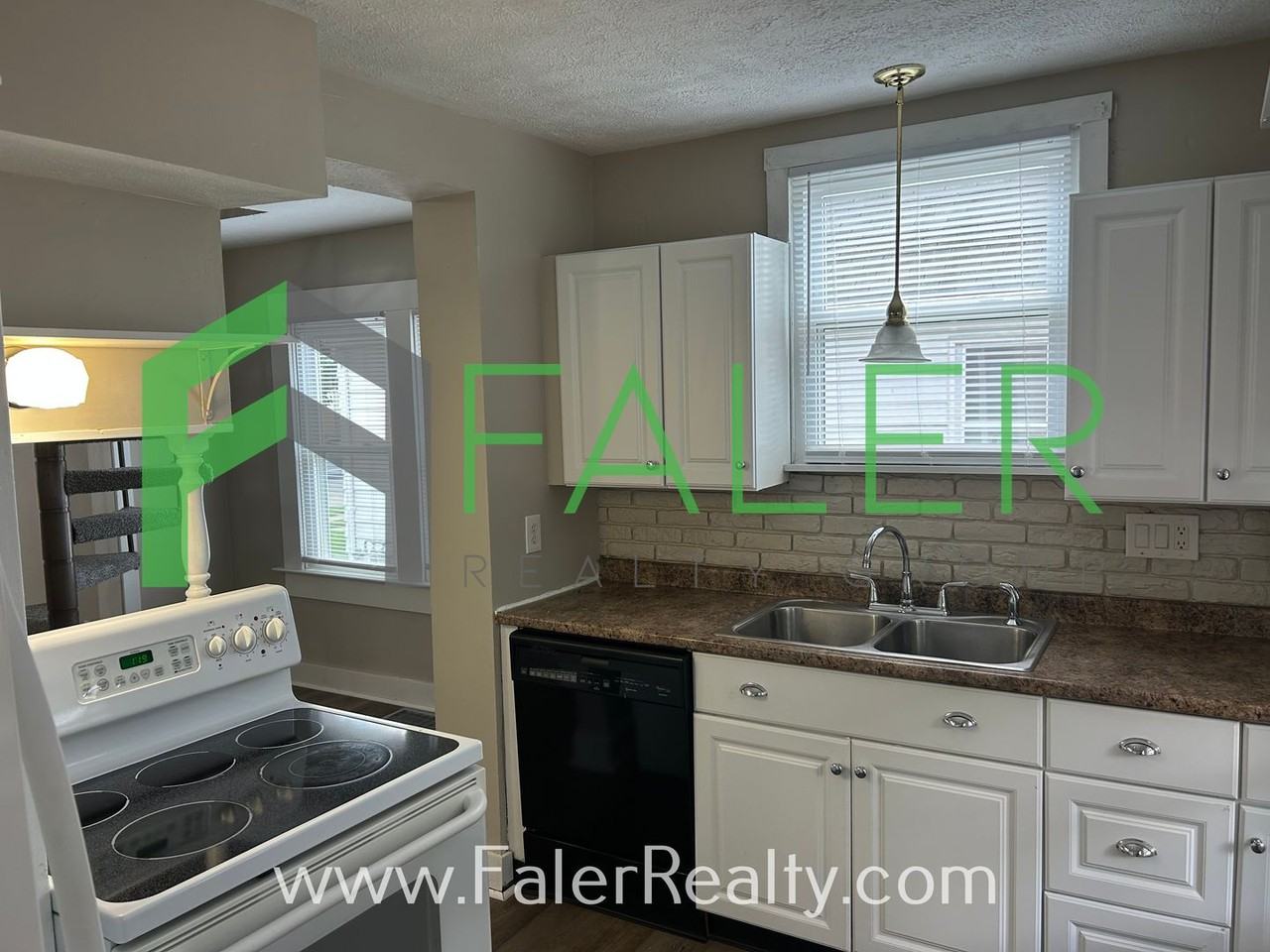 1723 King Ave - Photo 3 of 12
