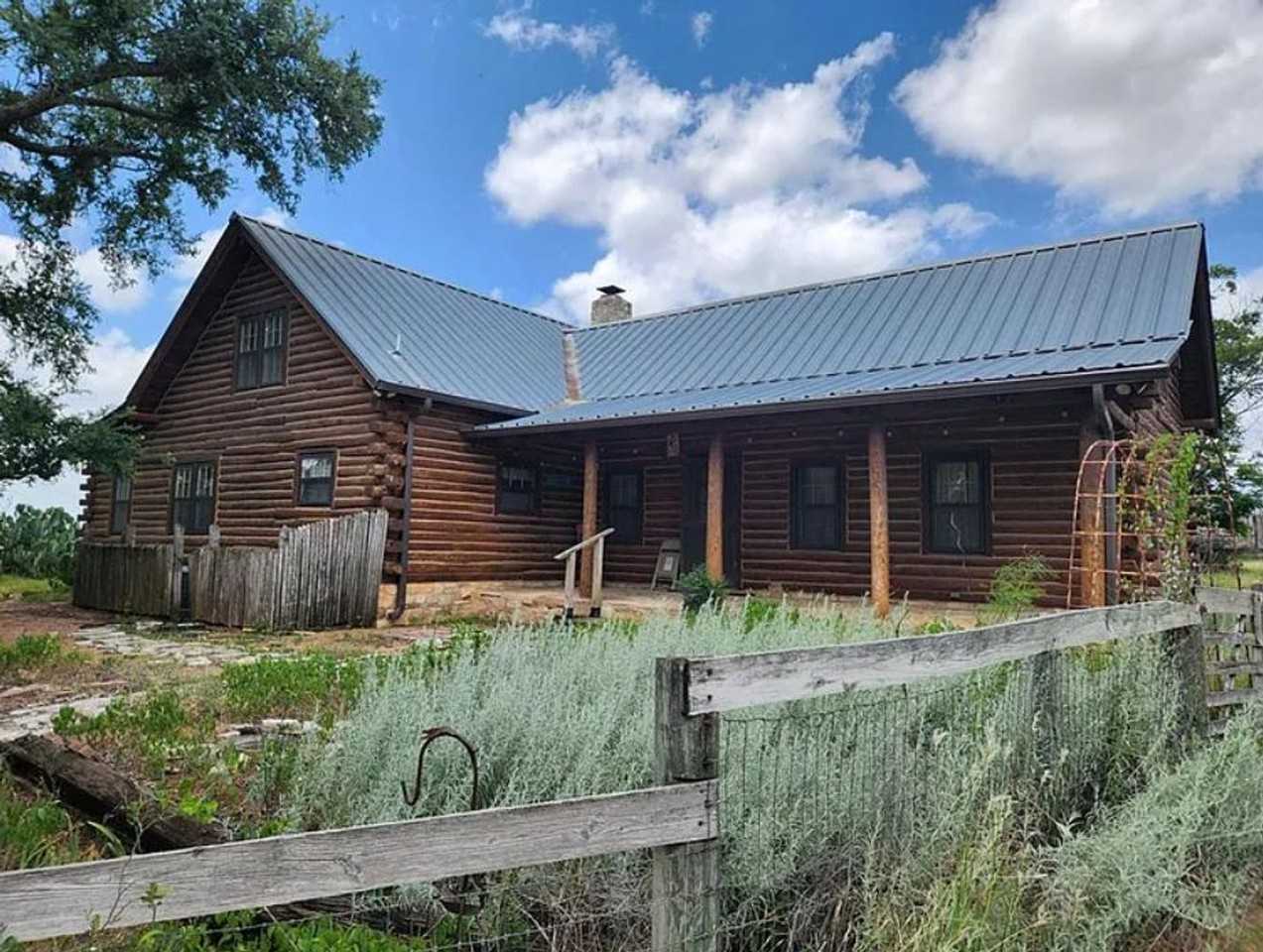 387 Schmidtzinsky Rd - Photo 2 of 32