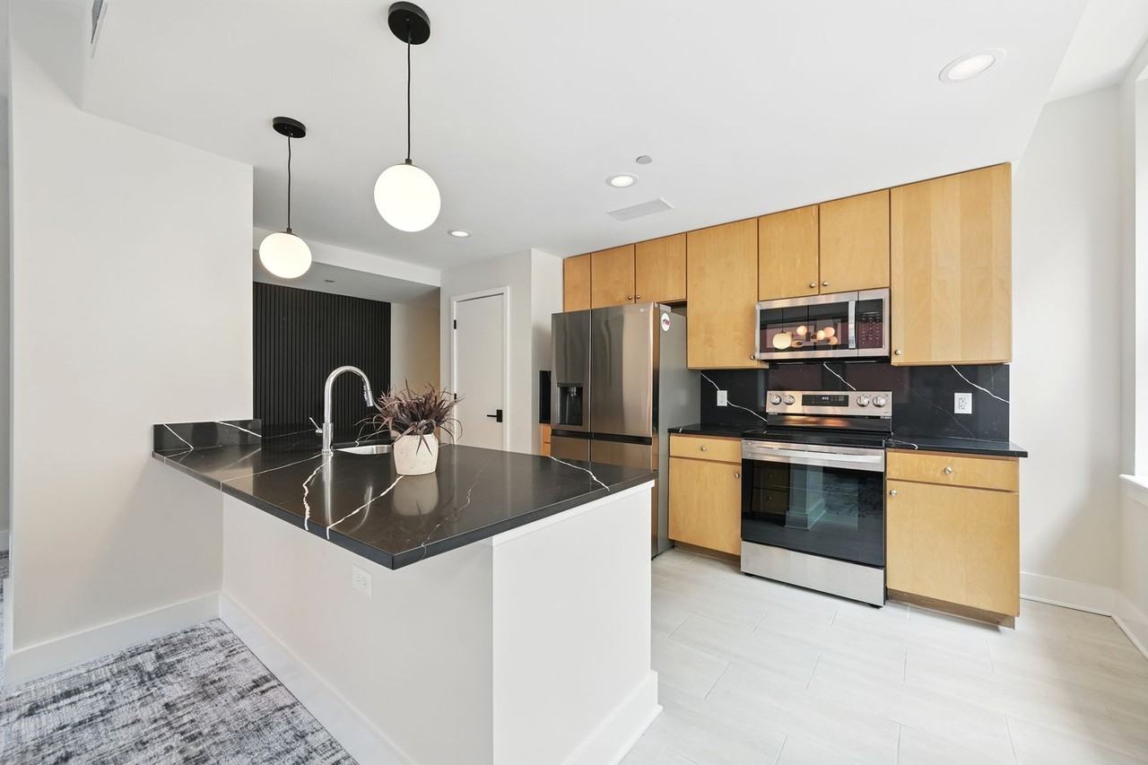 314 N Broadway - Photo 4 of 17