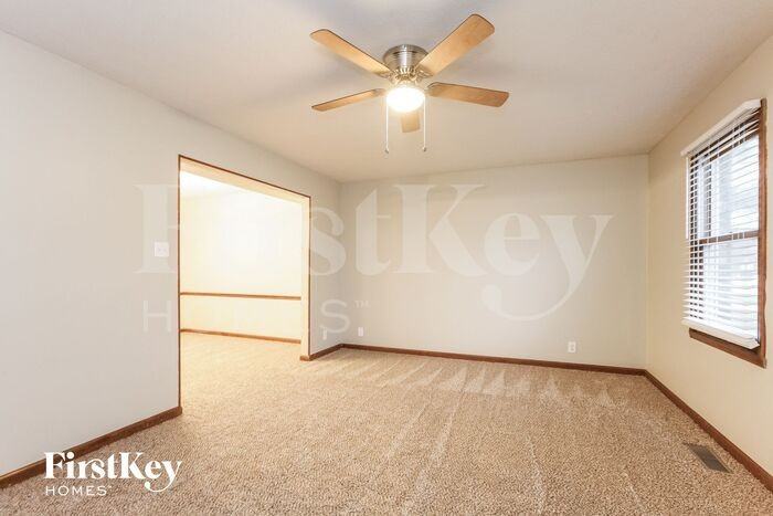 8738 Buckhaven Dr - Photo 3 of 15
