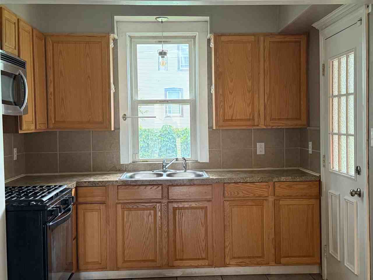 952 Market St - Photo 2 of 21