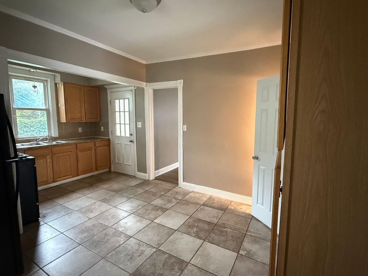 952 Market St - Photo 3 of 21