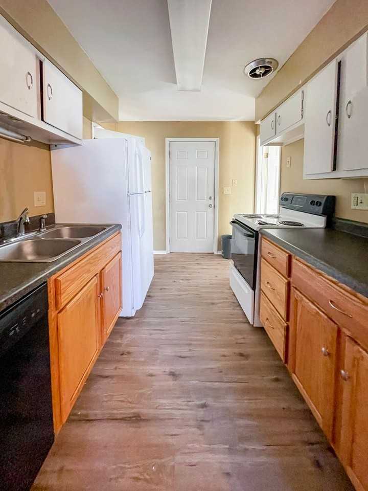 2117 N Hollywood Ave - Photo 2 of 29